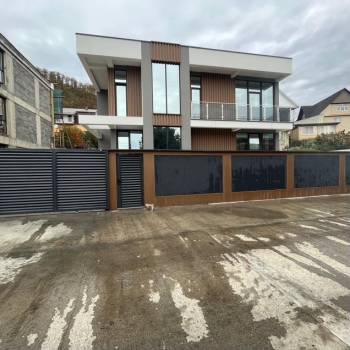 Продается Дом, 180 м²