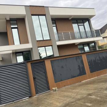 Продается Дом, 180 м²