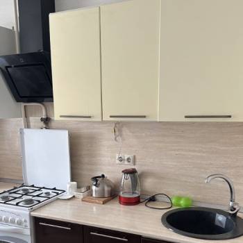 Сдается 1-комнатная квартира, 42 м²