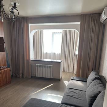 Сдается 1-комнатная квартира, 42 м²