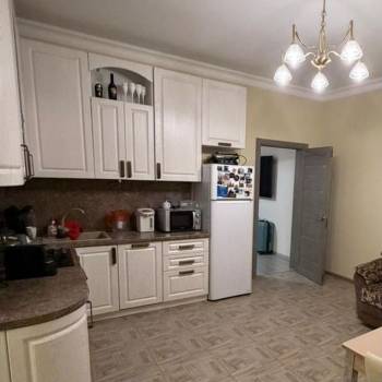 Сдается 2-х комнатная квартира, 75 м²