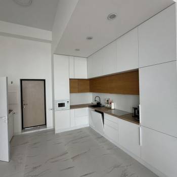 Сдается 1-комнатная квартира, 105 м²