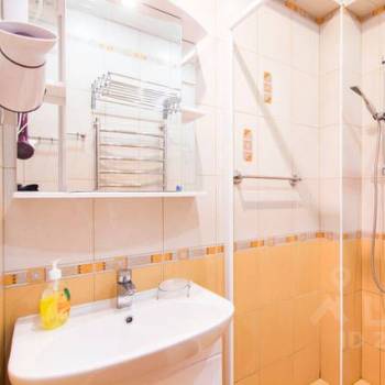 Сдается 1-комнатная квартира, 55 м²