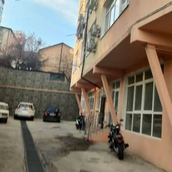 Продается 1-комнатная квартира, 84,9 м²