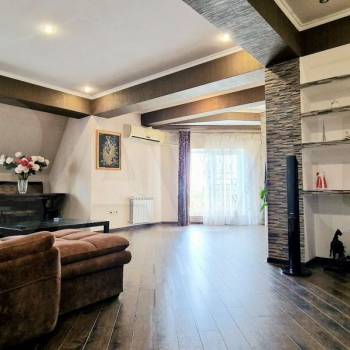 Продается Многокомнатная квартира, 160 м²