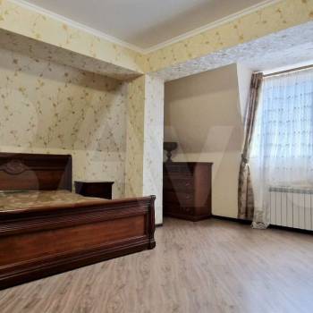 Продается Многокомнатная квартира, 160 м²