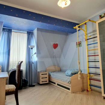 Продается Многокомнатная квартира, 160 м²