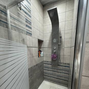 Продается 1-комнатная квартира, 55 м²