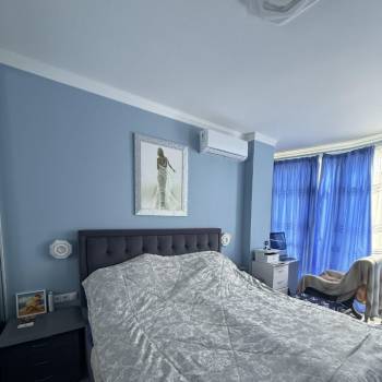 Продается 1-комнатная квартира, 55 м²