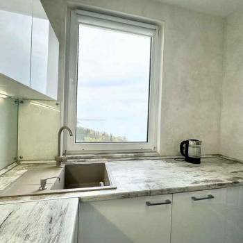 Сдается 2-х комнатная квартира, 130 м²