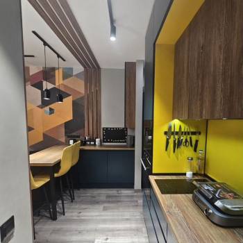 Продается Многокомнатная квартира, 52 м²