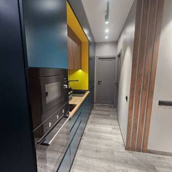 Продается Многокомнатная квартира, 52 м²