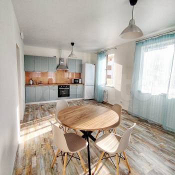 Сдается 2-х комнатная квартира, 90 м²