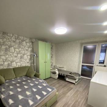 Продается Многокомнатная квартира, 80 м²