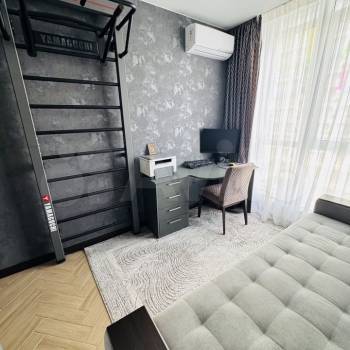 Продается Многокомнатная квартира, 81 м²