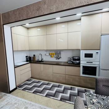Продается Многокомнатная квартира, 81 м²