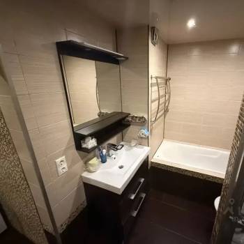 Сдается Многокомнатная квартира, 75 м²