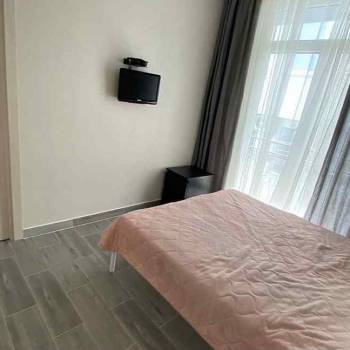 Сдается 2-х комнатная квартира, 420 м²