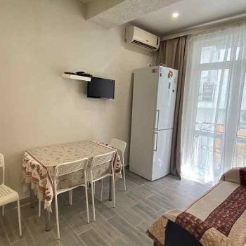 Сдается 2-х комнатная квартира, 420 м²
