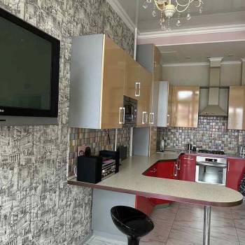 Сдается 1-комнатная квартира, 70 м²