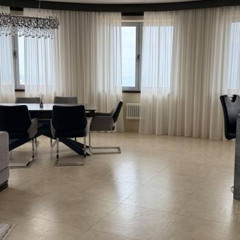 Продается 2-х комнатная квартира, 134,2 м²