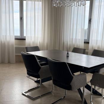 Продается 2-х комнатная квартира, 134,2 м²