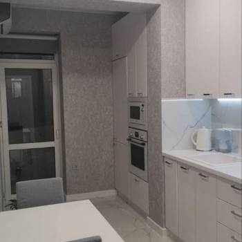 Продается 1-комнатная квартира, 43 м²