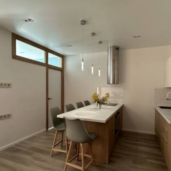 Продается 1-комнатная квартира, 46 м²