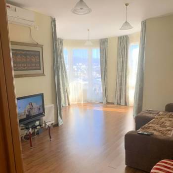 Сдается 2-х комнатная квартира, 75 м²
