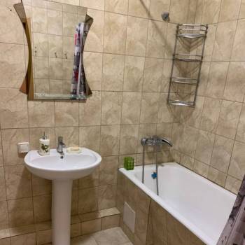 Сдается 2-х комнатная квартира, 75 м²