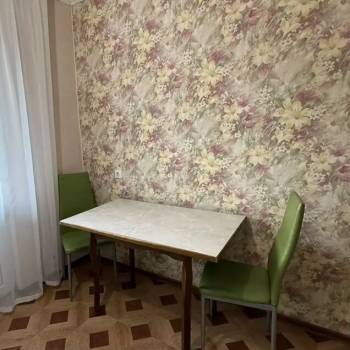 Сдается 1-комнатная квартира, 40 м²