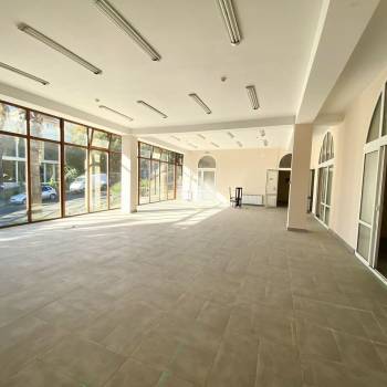Продается Нежилое помещение, 165 м²