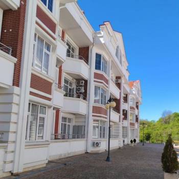 Продается 1-комнатная квартира, 42,2 м²
