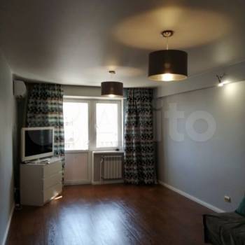 Сдается 1-комнатная квартира, 56 м²