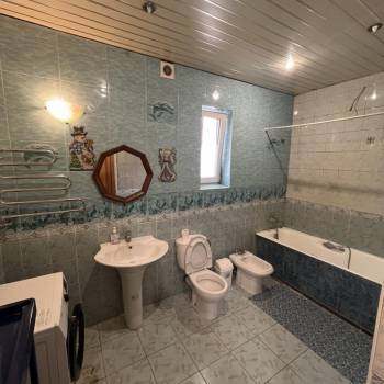 Сдается Многокомнатная квартира, 220 м²
