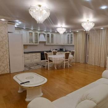 Сдается Многокомнатная квартира, 165 м²