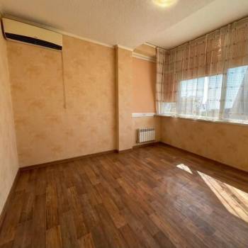 Продается 1-комнатная квартира, 42 м²
