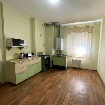 Продается 1-комнатная квартира, 42 м²