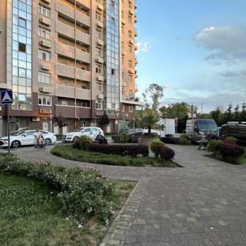 Сдается 1-комнатная квартира, 42 м²