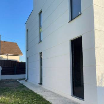Продается Дом, 240 м²