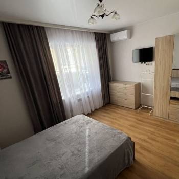 Сдается 1-комнатная квартира, 70 м²