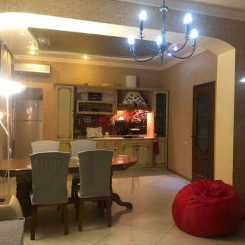 Сдается 2-х комнатная квартира, 120 м²