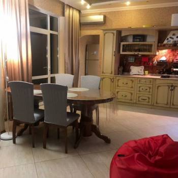 Сдается 2-х комнатная квартира, 120 м²