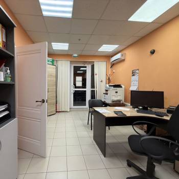 Продается Нежилое помещение, 70 м²