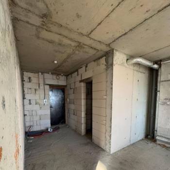 Продается 1-комнатная квартира, 83,4 м²
