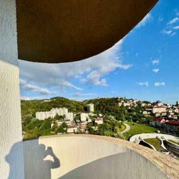 Продается 1-комнатная квартира, 83,4 м²