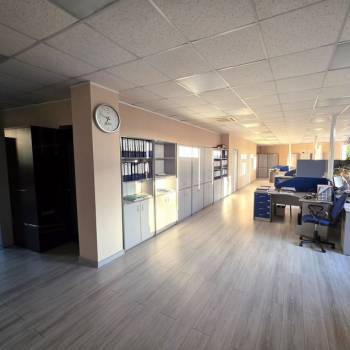 Сдается Нежилое помещение, 180 м²