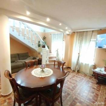 Продается Дом, 200 м²