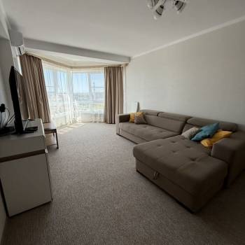 Сдается 2-х комнатная квартира, 77 м²