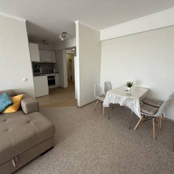 Сдается 2-х комнатная квартира, 77 м²